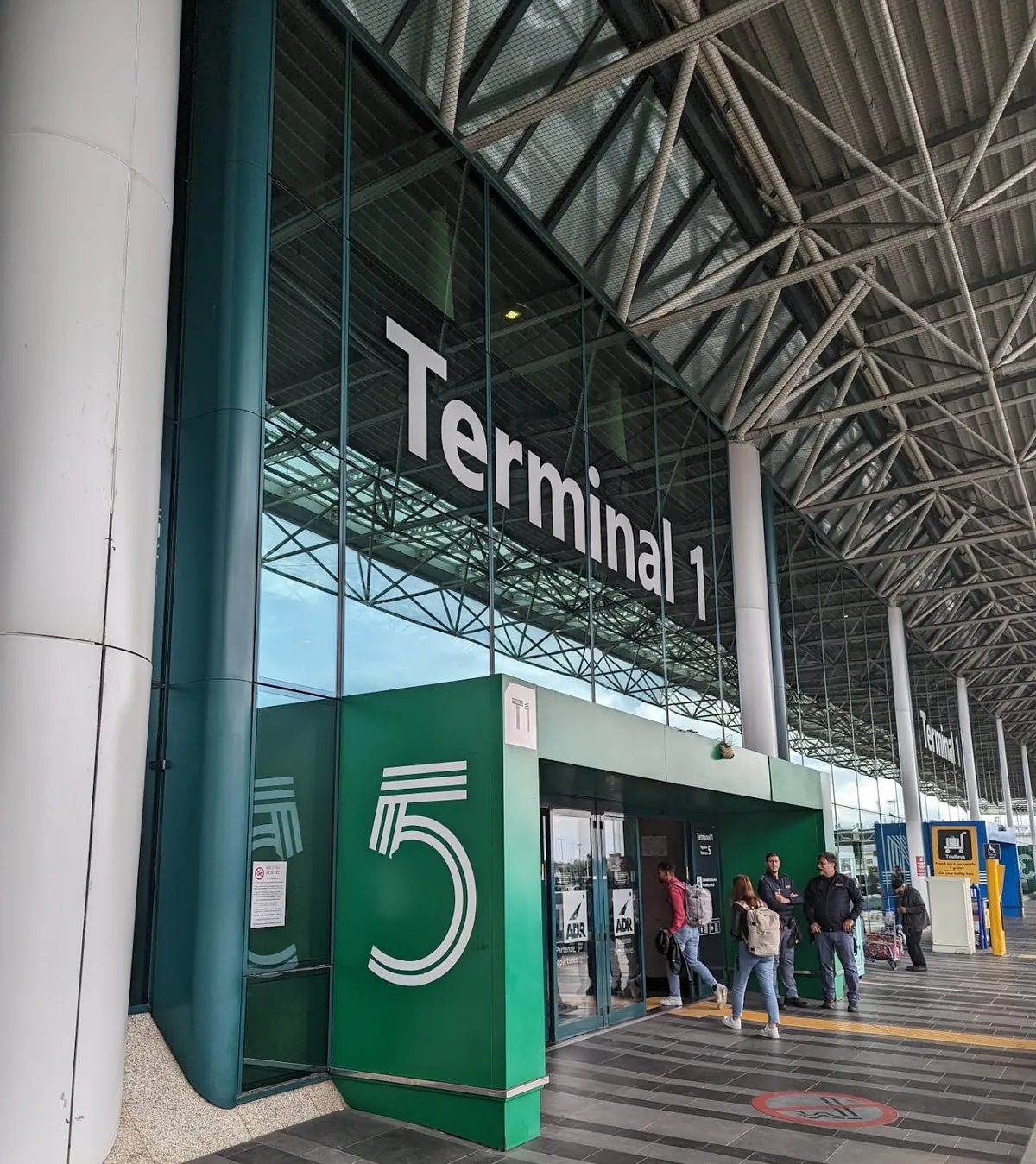 Rome Fiumicino Airport: meeting point, photo 1